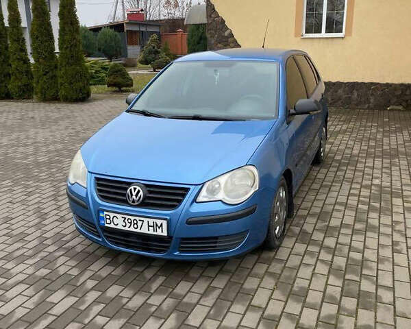 Синий Фольксваген Поло, объемом двигателя 1.39 л и пробегом 195 тыс. км за 5000 $, фото 1 на Automoto.ua