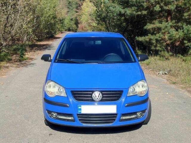 Синий Фольксваген Поло, объемом двигателя 1.2 л и пробегом 259 тыс. км за 3700 $, фото 1 на Automoto.ua