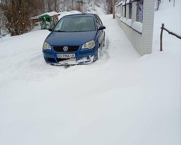 Синий Фольксваген Поло, объемом двигателя 1.4 л и пробегом 260 тыс. км за 3050 $, фото 1 на Automoto.ua