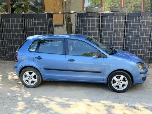 Синий Фольксваген Поло, объемом двигателя 1.4 л и пробегом 290 тыс. км за 2300 $, фото 1 на Automoto.ua