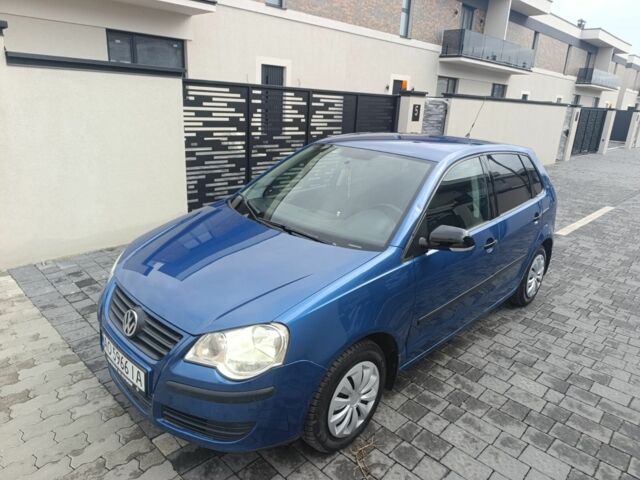 Синий Фольксваген Поло, объемом двигателя 1.4 л и пробегом 259 тыс. км за 3799 $, фото 1 на Automoto.ua