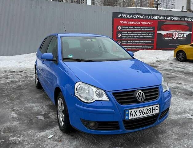 Синий Фольксваген Поло, объемом двигателя 1.2 л и пробегом 252 тыс. км за 4150 $, фото 1 на Automoto.ua