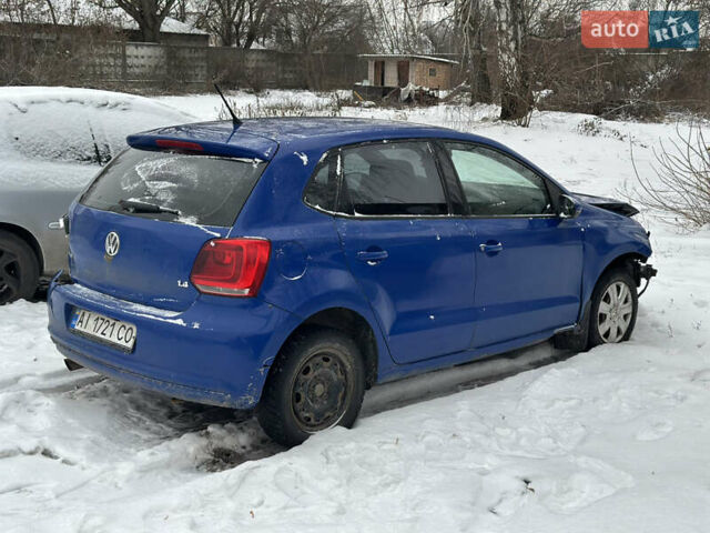 Синий Фольксваген Поло, объемом двигателя 1.4 л и пробегом 150 тыс. км за 2000 $, фото 1 на Automoto.ua