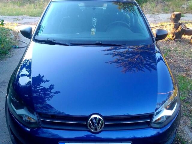 Синий Фольксваген Поло, объемом двигателя 1.2 л и пробегом 249 тыс. км за 6000 $, фото 1 на Automoto.ua