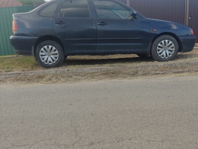 Синий Фольксваген Поло, объемом двигателя 1.4 л и пробегом 277 тыс. км за 1400 $, фото 1 на Automoto.ua