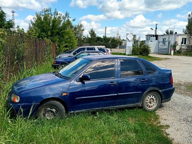 Синій Фольксваген Поло, об'ємом двигуна 1.9 л та пробігом 251 тис. км за 1900 $, фото 1 на Automoto.ua