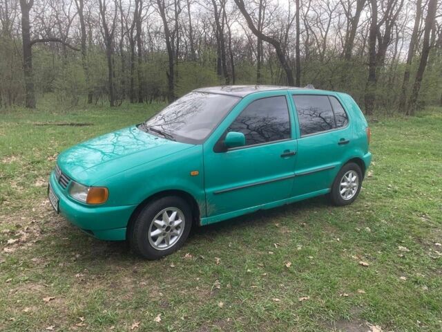 Зеленый Фольксваген Поло, объемом двигателя 1.3 л и пробегом 270 тыс. км за 2300 $, фото 1 на Automoto.ua