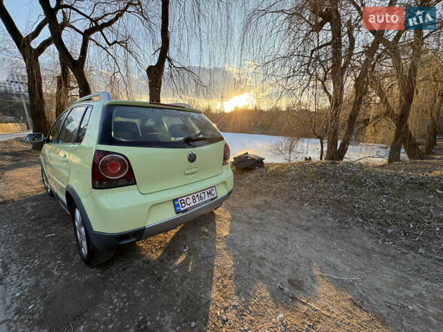 Зеленый Фольксваген Поло, объемом двигателя 1.4 л и пробегом 265 тыс. км за 4900 $, фото 1 на Automoto.ua