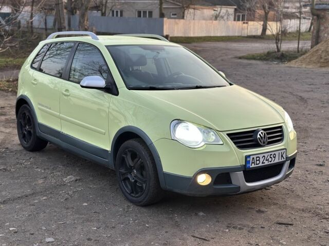Зеленый Фольксваген Поло, объемом двигателя 1.6 л и пробегом 275 тыс. км за 3800 $, фото 1 на Automoto.ua