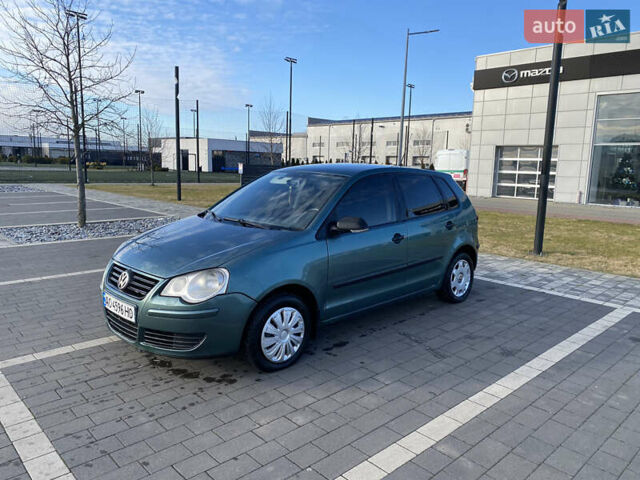 Зеленый Фольксваген Поло, объемом двигателя 1.39 л и пробегом 295 тыс. км за 2900 $, фото 1 на Automoto.ua