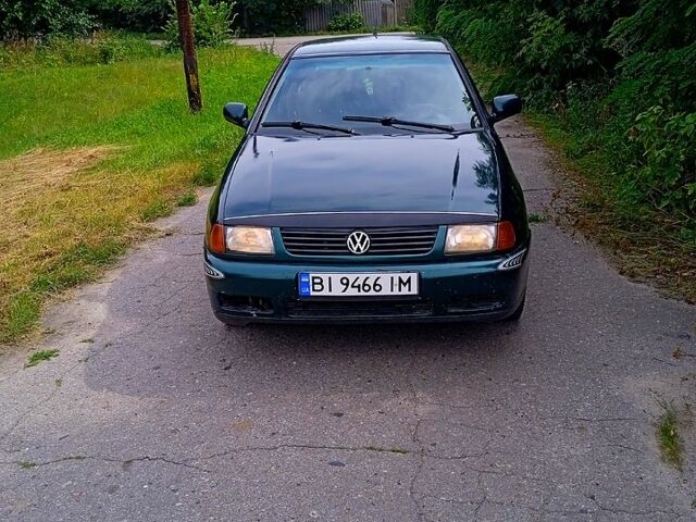 Зеленый Фольксваген Поло, объемом двигателя 1.6 л и пробегом 290 тыс. км за 1900 $, фото 1 на Automoto.ua