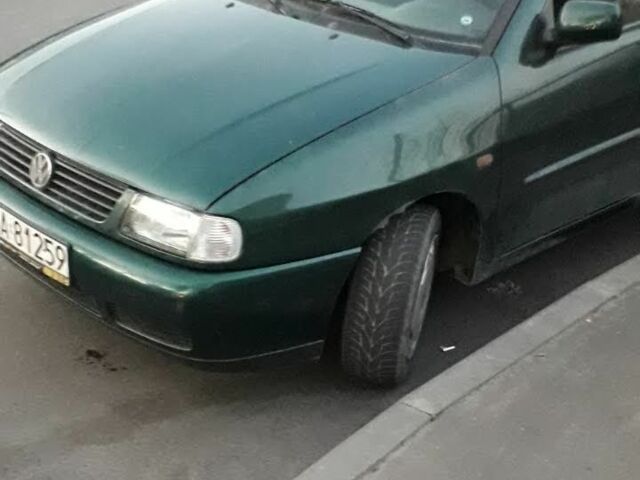 Зеленый Фольксваген Поло, объемом двигателя 1.4 л и пробегом 210 тыс. км за 1500 $, фото 1 на Automoto.ua