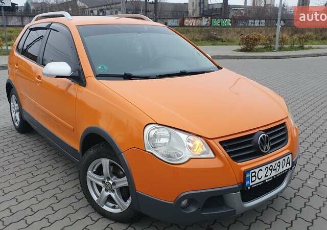 Помаранчевий Фольксваген Поло, об'ємом двигуна 1.2 л та пробігом 186 тис. км за 5000 $, фото 1 на Automoto.ua