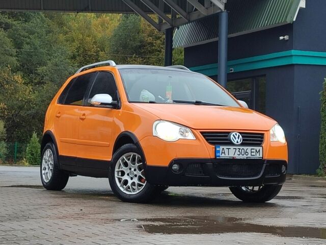 Оранжевый Фольксваген Поло, объемом двигателя 0 л и пробегом 130 тыс. км за 4750 $, фото 1 на Automoto.ua