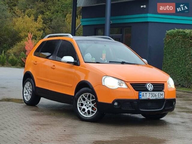 Оранжевый Фольксваген Поло, объемом двигателя 1.4 л и пробегом 230 тыс. км за 4850 $, фото 1 на Automoto.ua