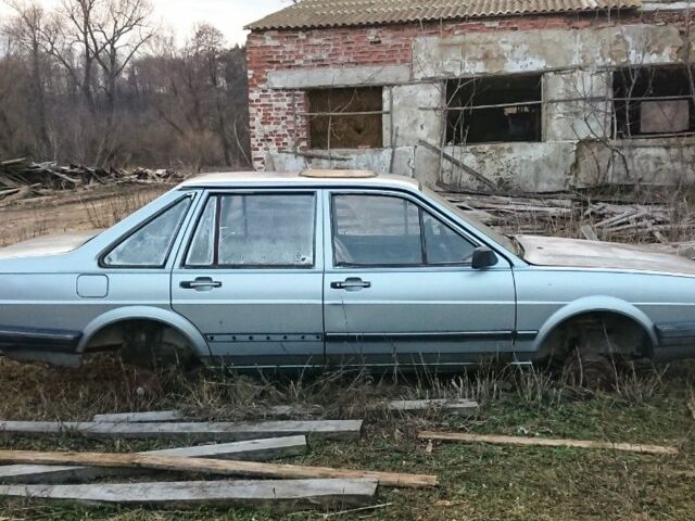 Синій Фольксваген Сантана, об'ємом двигуна 1.6 л та пробігом 100 тис. км за 500 $, фото 1 на Automoto.ua