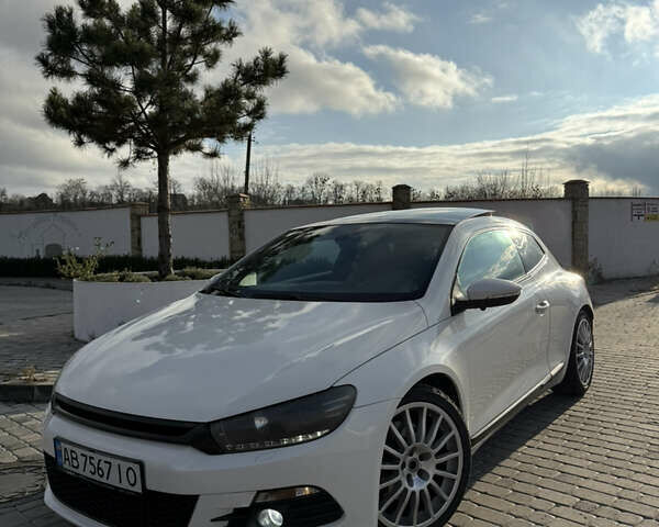 Белый Фольксваген Скирокко, объемом двигателя 1.39 л и пробегом 220 тыс. км за 8599 $, фото 1 на Automoto.ua