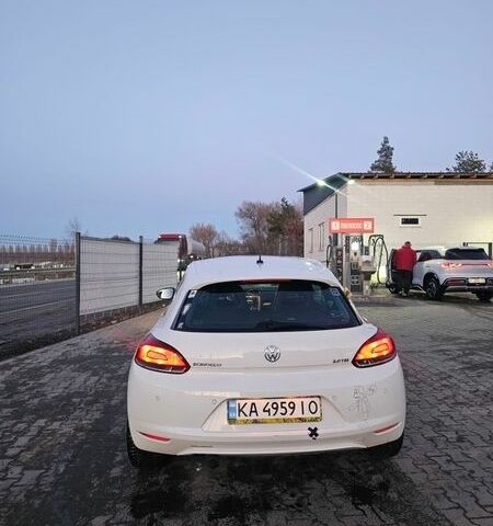 Белый Фольксваген Скирокко, объемом двигателя 2 л и пробегом 265 тыс. км за 9445 $, фото 1 на Automoto.ua