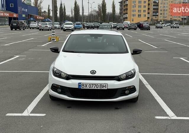 Білий Фольксваген Скірокко, об'ємом двигуна 1.39 л та пробігом 223 тис. км за 9800 $, фото 1 на Automoto.ua