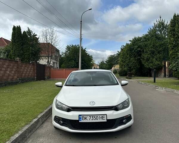 Белый Фольксваген Скирокко, объемом двигателя 1.97 л и пробегом 236 тыс. км за 11800 $, фото 1 на Automoto.ua
