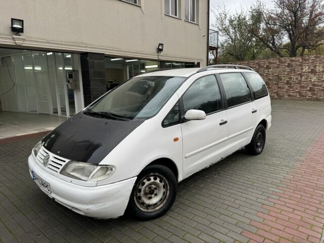 Фольксваген Шаран 1999 в Николаеве на Automoto.ua Белый Фольксваген Шаран, объемом двигателя 1.9 л и пробегом 380 тыс. км за 1800 $, фото 1 на Automoto.ua