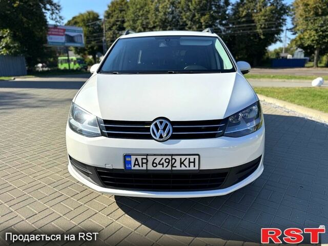 Білий Фольксваген Шаран, об'ємом двигуна 2 л та пробігом 260 тис. км за 9499 $, фото 1 на Automoto.ua