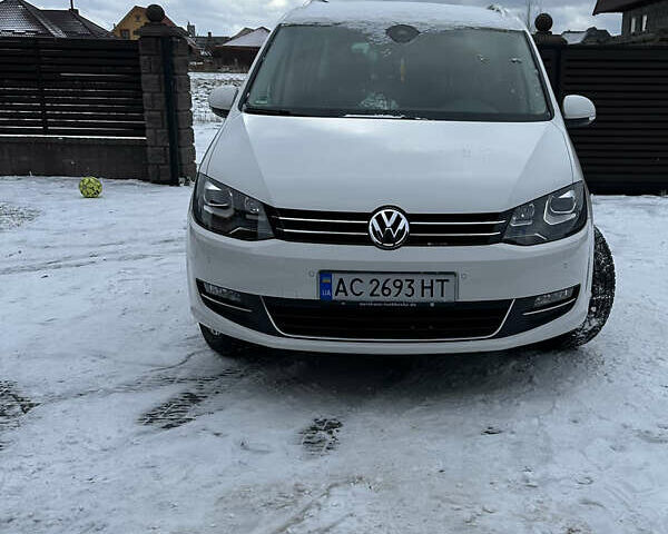 Білий Фольксваген Шаран, об'ємом двигуна 2 л та пробігом 272 тис. км за 15500 $, фото 1 на Automoto.ua