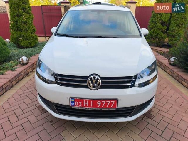 Белый Фольксваген Шаран, объемом двигателя 2 л и пробегом 246 тыс. км за 14299 $, фото 1 на Automoto.ua