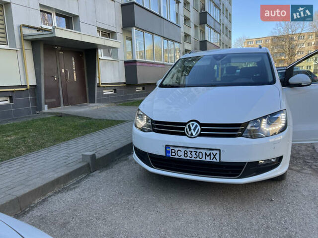 Белый Фольксваген Шаран, объемом двигателя 1.97 л и пробегом 250 тыс. км за 22000 $, фото 1 на Automoto.ua