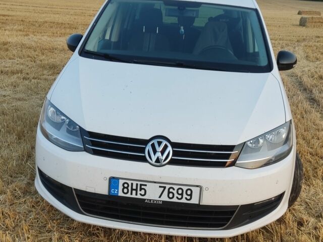 Белый Фольксваген Шаран, объемом двигателя 0 л и пробегом 230 тыс. км за 10538 $, фото 1 на Automoto.ua