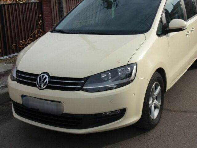 Бежевый Фольксваген Шаран, объемом двигателя 2 л и пробегом 410 тыс. км за 9800 $, фото 1 на Automoto.ua