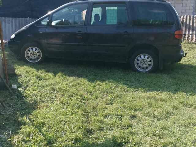 Черный Фольксваген Шаран, объемом двигателя 1.9 л и пробегом 220 тыс. км за 2100 $, фото 1 на Automoto.ua