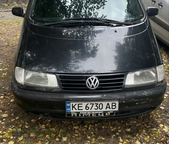 Черный Фольксваген Шаран, объемом двигателя 2.8 л и пробегом 340 тыс. км за 1700 $, фото 1 на Automoto.ua