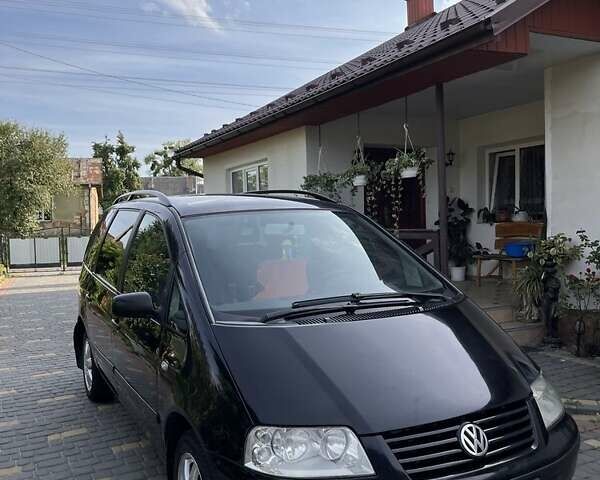 Черный Фольксваген Шаран, объемом двигателя 1.9 л и пробегом 522 тыс. км за 4200 $, фото 1 на Automoto.ua