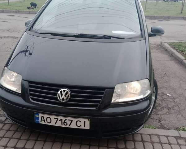 Черный Фольксваген Шаран, объемом двигателя 1.9 л и пробегом 370 тыс. км за 5000 $, фото 1 на Automoto.ua