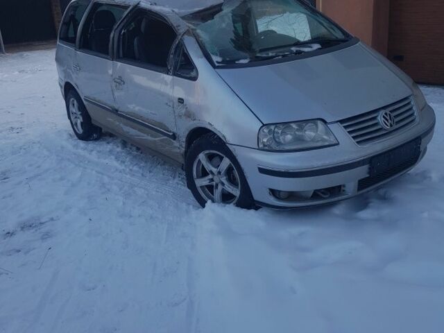 Чорний Фольксваген Шаран, об'ємом двигуна 1.6 л та пробігом 303 тис. км за 1900 $, фото 1 на Automoto.ua