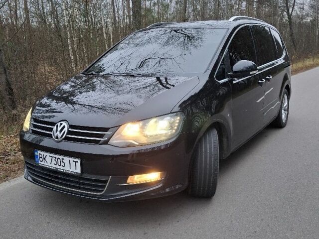 Чорний Фольксваген Шаран, об'ємом двигуна 2 л та пробігом 289 тис. км за 15000 $, фото 1 на Automoto.ua