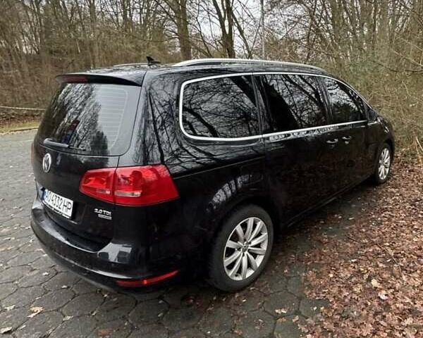 Черный Фольксваген Шаран, объемом двигателя 1.97 л и пробегом 247 тыс. км за 12500 $, фото 1 на Automoto.ua