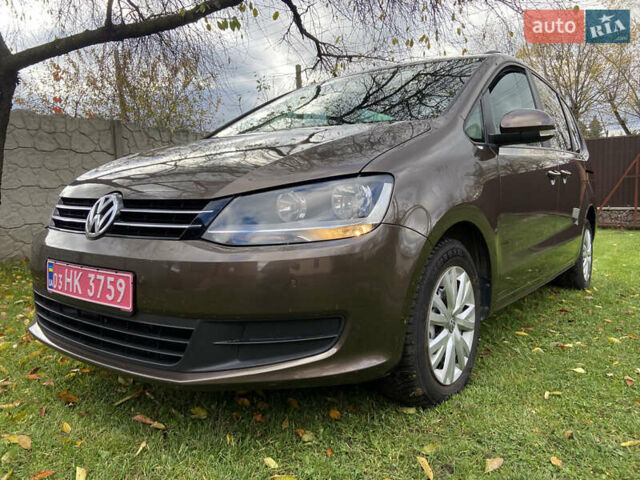 Коричневый Фольксваген Шаран, объемом двигателя 1.39 л и пробегом 198 тыс. км за 10800 $, фото 1 на Automoto.ua