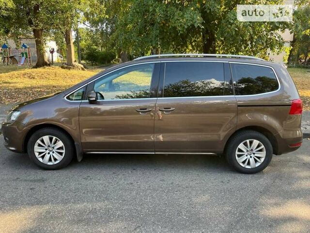 Коричневый Фольксваген Шаран, объемом двигателя 2 л и пробегом 350 тыс. км за 12000 $, фото 1 на Automoto.ua