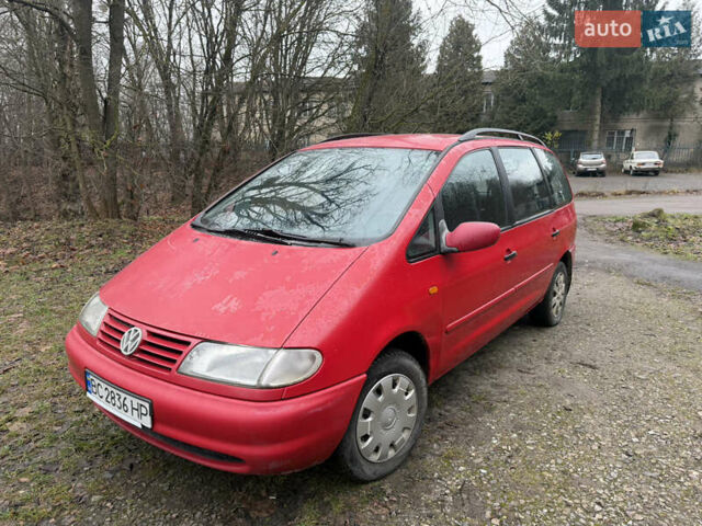 Красный Фольксваген Шаран, объемом двигателя 1.9 л и пробегом 500 тыс. км за 2250 $, фото 1 на Automoto.ua