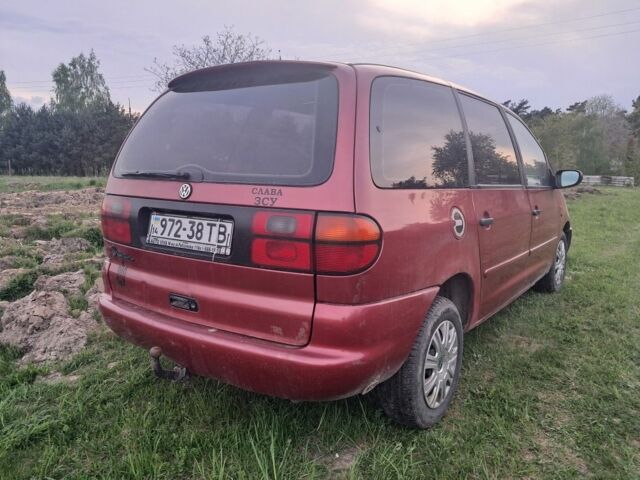 Червоний Фольксваген Шаран, об'ємом двигуна 0 л та пробігом 367 тис. км за 2000 $, фото 1 на Automoto.ua