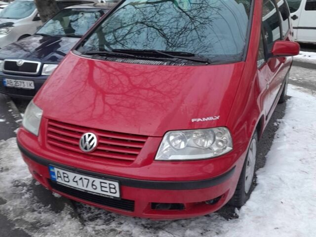 Красный Фольксваген Шаран, объемом двигателя 1.9 л и пробегом 272 тыс. км за 5500 $, фото 1 на Automoto.ua