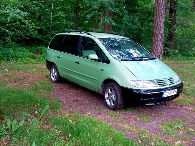 Фольксваген Шаран, объемом двигателя 1.9 л и пробегом 0 тыс. км за 1800 $, фото 1 на Automoto.ua