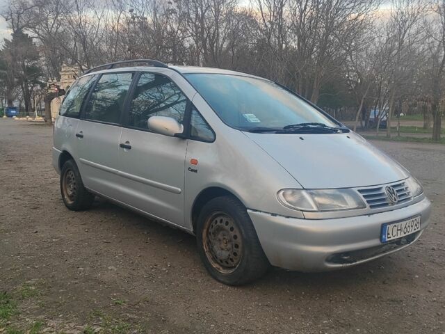 Серый Фольксваген Шаран, объемом двигателя 1.9 л и пробегом 440 тыс. км за 1419 $, фото 1 на Automoto.ua