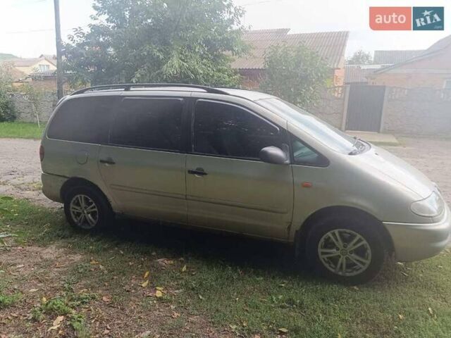 Сірий Фольксваген Шаран, об'ємом двигуна 1.9 л та пробігом 438 тис. км за 2800 $, фото 1 на Automoto.ua