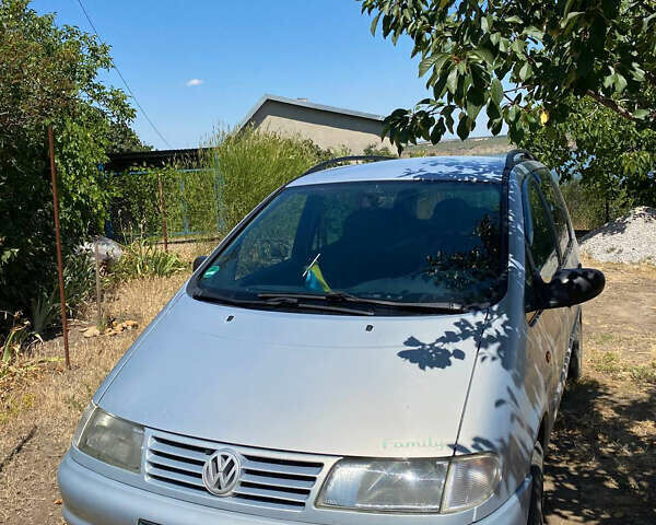 Сірий Фольксваген Шаран, об'ємом двигуна 1.78 л та пробігом 300 тис. км за 3000 $, фото 1 на Automoto.ua