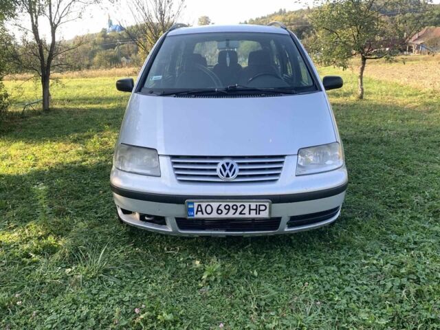 Серый Фольксваген Шаран, объемом двигателя 0 л и пробегом 350 тыс. км за 3200 $, фото 1 на Automoto.ua