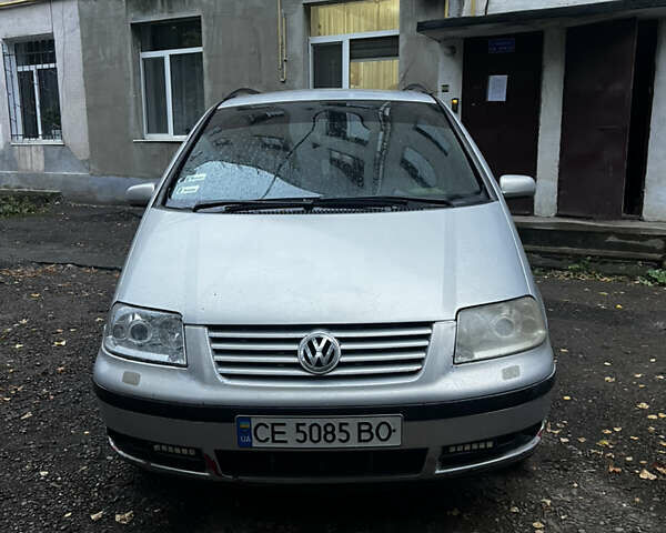 Серый Фольксваген Шаран, объемом двигателя 1.9 л и пробегом 341 тыс. км за 3300 $, фото 1 на Automoto.ua