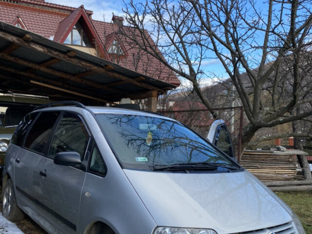 Сірий Фольксваген Шаран, об'ємом двигуна 1.9 л та пробігом 300 тис. км за 5300 $, фото 1 на Automoto.ua